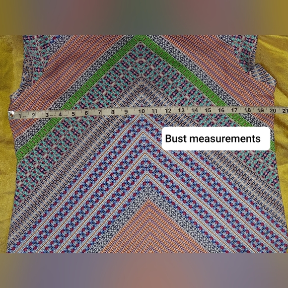 The Limted multicolored print light weight top size L. - Picture 7 of 9